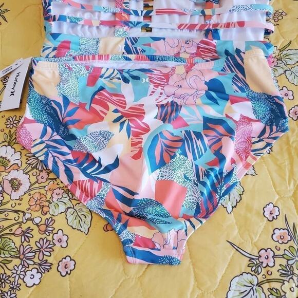 Hurley tropical floral bikini moderate coverage plus size 1X, 2X, 3X NEW - Picture 11 of 12